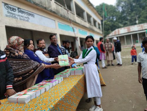 স্কুল প্রাঙ্গণের কিছু মুহূর্ত