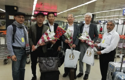 Greeting at Dhaka Airport