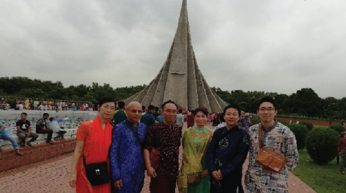 Visiting monument