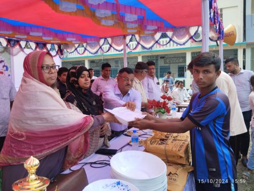 স্কুল প্রাঙ্গণের কিছু মুহূর্ত