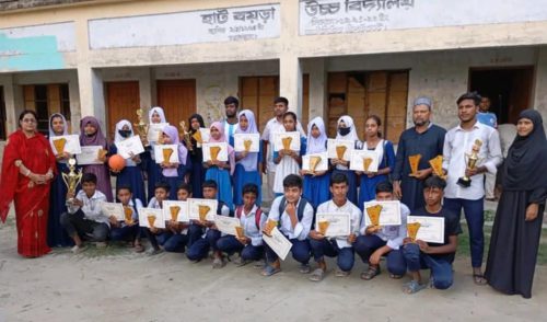 স্কুল প্রাঙ্গণের কিছু মুহূর্ত