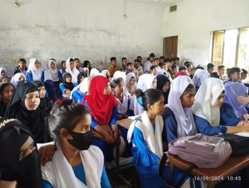 স্কুল প্রাঙ্গণের কিছু মুহূর্ত